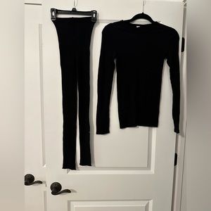 UNIQLO Heat Tech Thermal Top & Bottom Set Medium